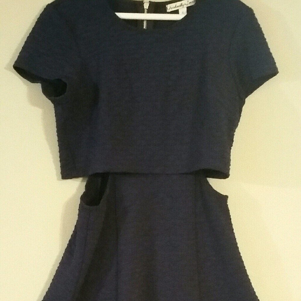 Dress - Picture 2 of 2